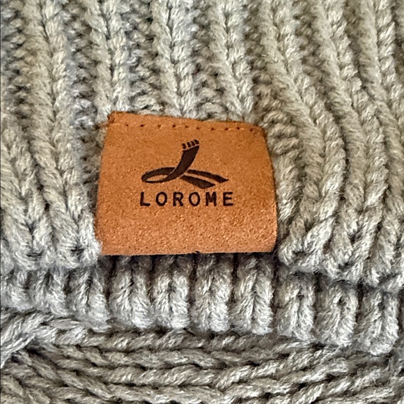 Cozy Gray Knit Hat and Scarf Set - Picture 2 of 2